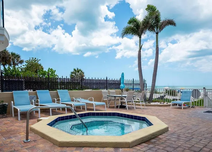 Indian Rocks Beachside Pool & Steps To Apartamento *